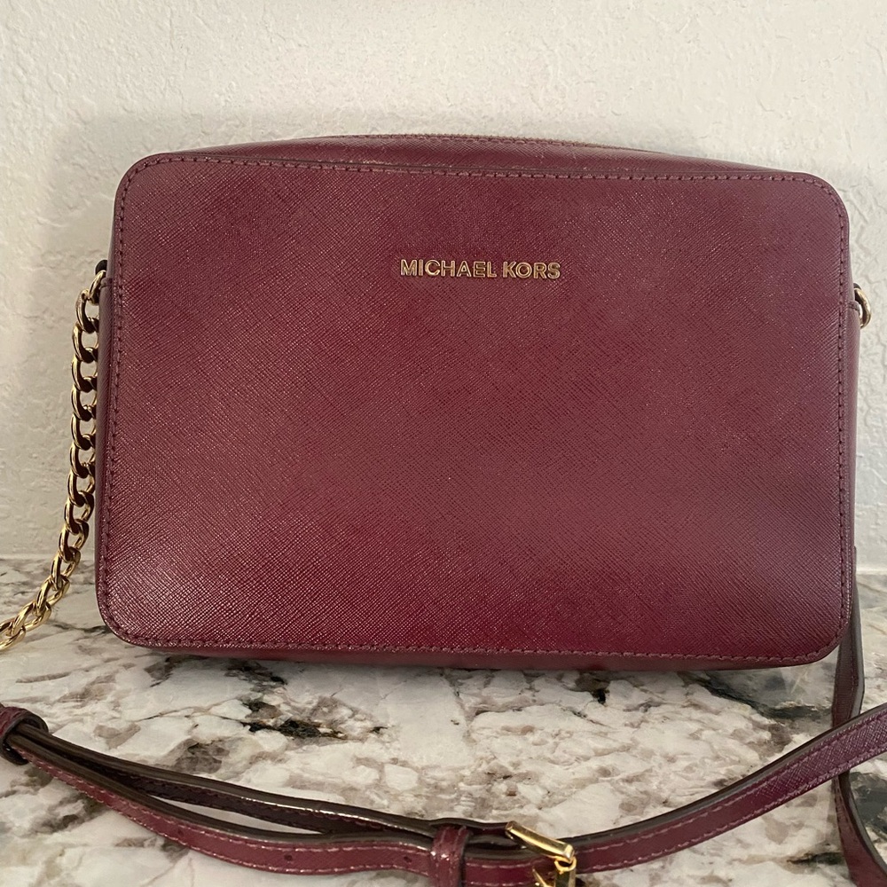 Bag AND card holder. Michael Kors Wine Crossbody